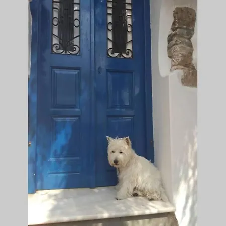Blue & White: An Absolute Aegean Dream House Feriehus