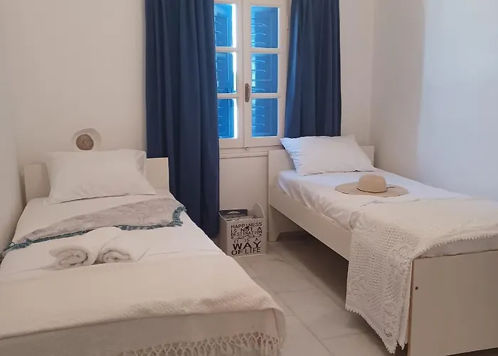 Blue & White: An Absolute Aegean Dream House