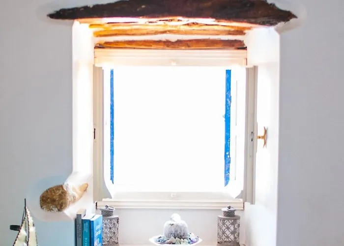 Blue & White: An Absolute Aegean Dream House * Galini (Naxos)