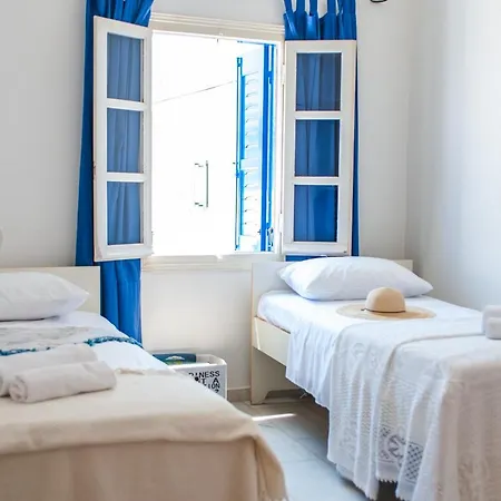 Blue & White: An Absolute Aegean Dream House