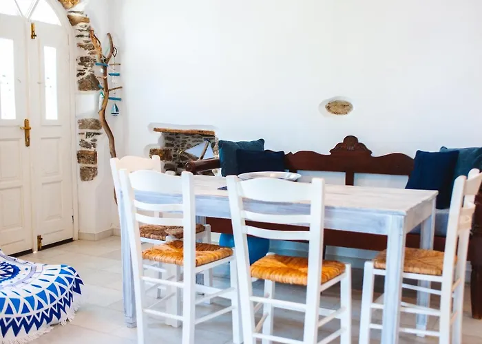 Blue & White: An Absolute Aegean Dream House