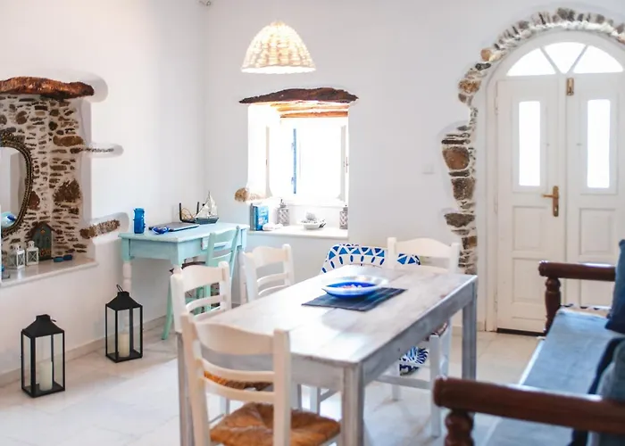 Blue & White: An Absolute Aegean Dream House Ferienhaus *